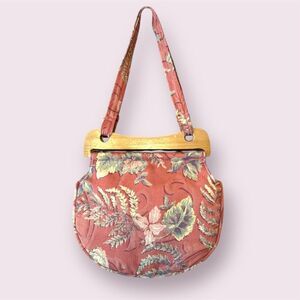 VINTAGE Floral Boho Tapestry Shoulder Bag With Wooden Handle